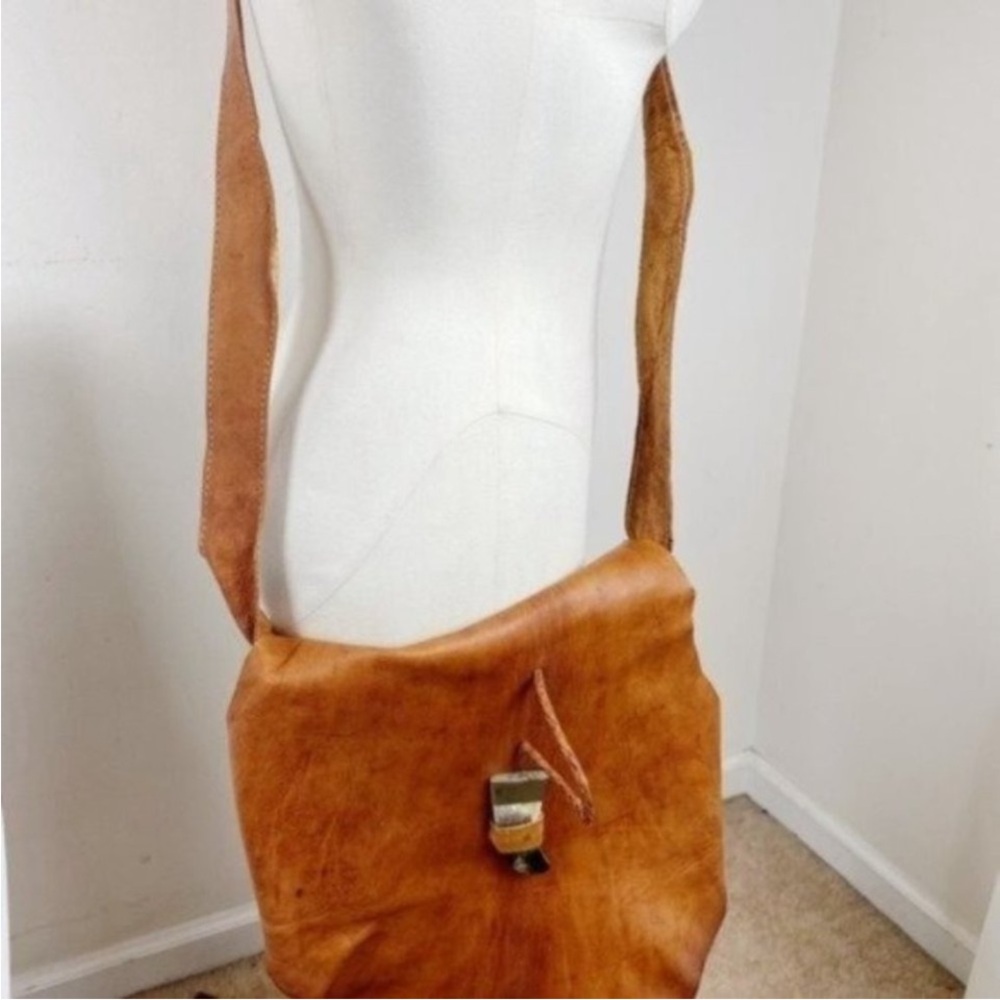 🌵Artisan🌵Rustic Natural Leather Sling Bag with Horn Detail🌵 - Picture 3 of 8